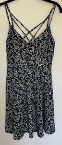 Nine Britton Dress Navy Floral Criss Cross Straps Skater M - Picture 1 of 8