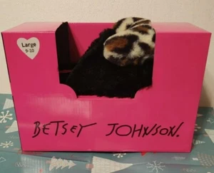 PANTOFOLE LOUNGE BETSEY JOHNSON COZY AT HEART NERE/CHEETAH TAGLIA LARGE 9-10 - Foto 1 di 12