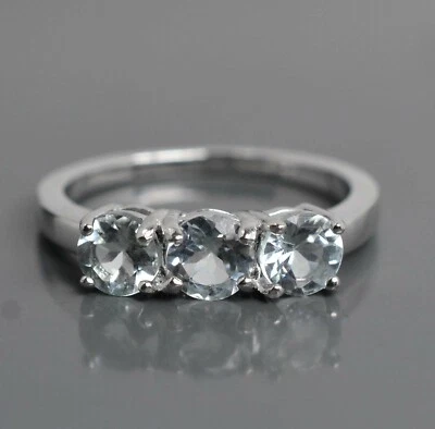 Anillo de tres piedras preciosas naturales aguamarina corte redondo de 5 mm de plata de ley 925 Foto 1 de 4