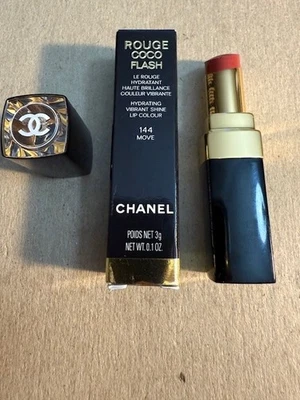 CHANEL ROUGE COCO FLASH Hidratante Vibrante Brillo Color de Labios 144 MOVER NUEVO EN CAJA Envío Gratis Foto 1 de 4