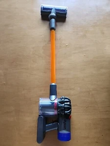 Kids Casdon Dyson Cord-free Handheld Vacuum Cleaner Toy Pretend Play Model 687 - Picture 1 of 6