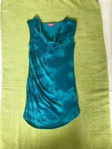GLO JEANS WOMEN'S TEAL TIE DYE BLACK STUD DETAIL TUNIC TOP SIZE MEDIUM - Picture 1 of 8