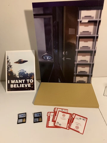 The X-Files Diorama Accessories Diamond Select 7” Scale Cover