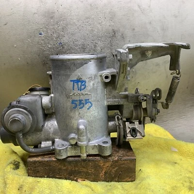 OEM 1995-97 Lexus SC400 LS400 SC300 Throttle Body Assembly  | 22210-50100 - Image 1 of 4