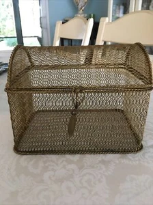 Vintage Goldtone Wired Mesh Trinket Jewelry Box - Picture 1 of 10