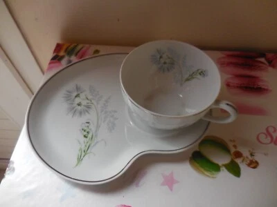Ancien déjeuner/ tasse Egoïste & son plateau en porcelaine Limoges - Photo 1/4