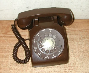 TELEFONO DA SCRIVANIA VINTAGE ITT QUADRANTE ROTANTE MARRONE - Foto 1 di 14