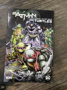 Batman / Teenage Mutant Ninja Turtles Volume 1 DC IDW Graphic Novel - Picture 1 of 2