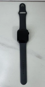 NUR GPS! Apple Watch Series 9 45mm (A2984) - Mitternacht mit schwarzem Sportarmband - Bild 1 von 13