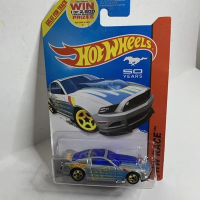 2014 Hot Wheels #161 HW Race-Track Aces '13 FORD MUSTANG GT Gray Varia w/Gold5Sp - Image 1 of 4