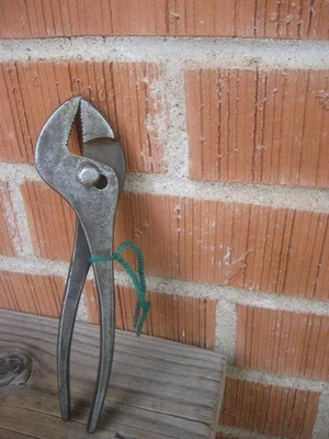 1920s Antique 7-1/2" * RED DEVIL Thick Slip Joint Pliers / Ornate Handle 444 USA - Image 1 of 4