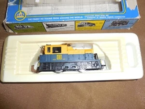 AHM HO GAUGE ATSF 332 SWITCHER ENGINE FOR REPAIR OR PARTS. LOOKS GREAT DIDNT RUN - Picture 1 of 7