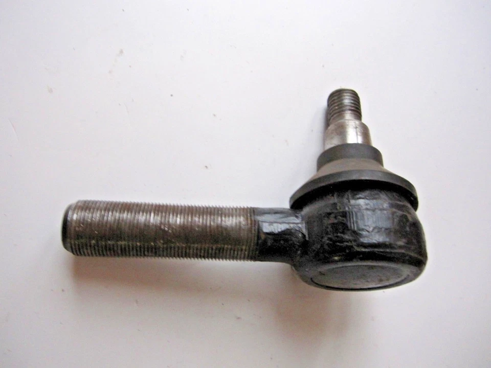 FIAT MULTIPLA 1100 1100D 1800 2100 EXTREMO DE BARRA DE AMARRE EXTERIOR NUEVO STOCK ANTIGUO Foto 1 de 1