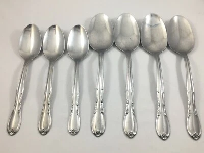 Superior Chapel Hill Flor Inoxidable 3 Cucharaditas Ovaladas y 4 Cucharas Soperas Ovaladas EE. UU. Foto 1 de 4