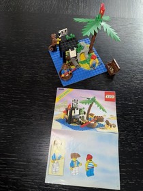 Vintage (1989) LEGO Pirates set 6260 Shipwreck Island Complete With Manual