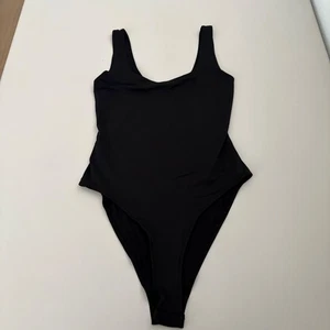 Zara schwarzer Body U-Ausschnitt ärmellos Druckknopfverschluss Damen Gr. M - Bild 1 von 6