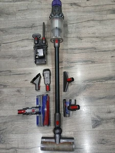 Dyson SV28 Cordless Battery Vacuum with Accessories "Spares & Repair" - Picture 1 of 4