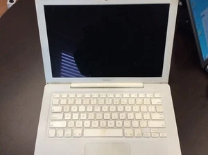 2007 Apple MacBook 15" Laptop (FOR PARTS/REPAIR, NOT WORKING, NO BATTERY) - Picture 1 of 3
