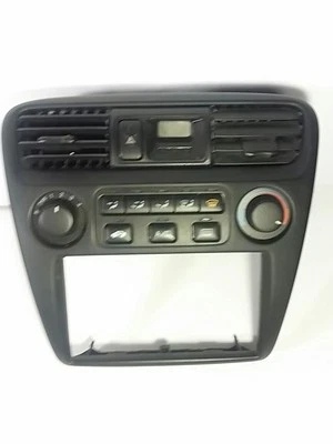 NEW! 2000-02 Honda Accord A/C. Heat Climate Control assembly w/Clock & Bezel - Image 1 of 4