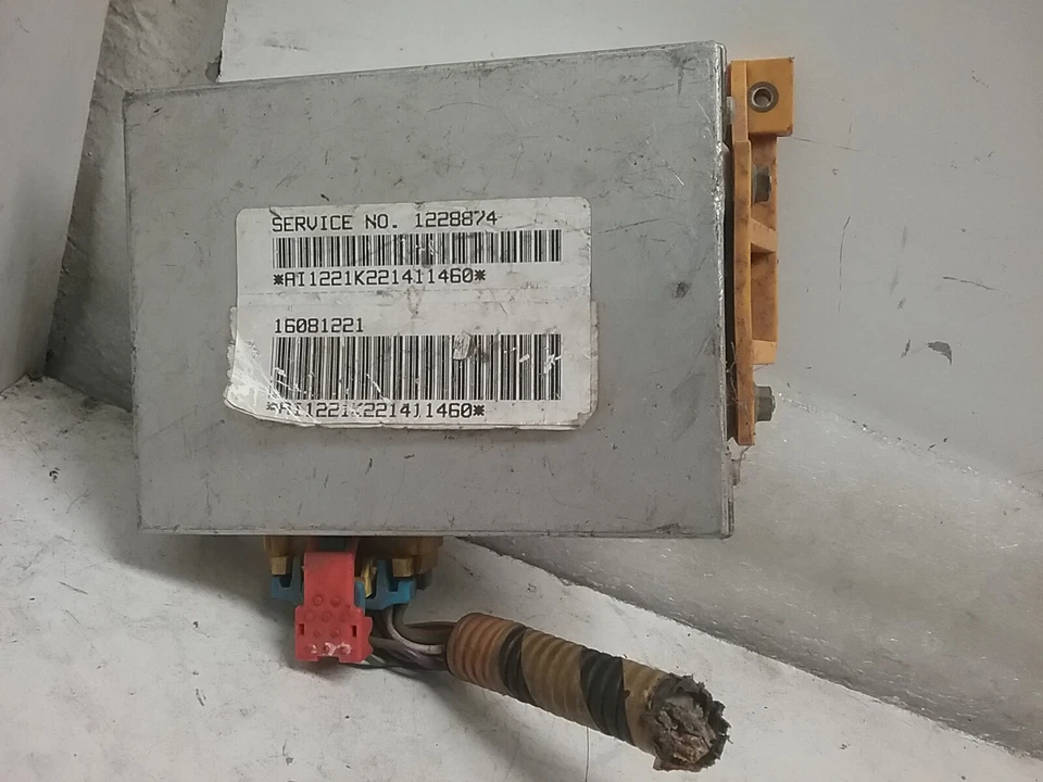 1990-1994 Geo Storm SRS Computer Control Module 1228874 (1.8L 4 Cylinder) - Image 1 of 4