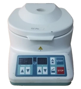 Hettich D-78532 Mikro 20 Lab Centrifuge - Picture 1 of 12