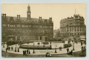 POSTCARD City square Leeds. Statue and Post Office - Picture 1 of 2