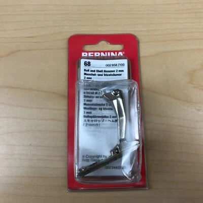 Pie de dobladillo con rollo y carcasa Bernina genuino de 2 mm #68 - estilo antiguo Foto 1 de 4