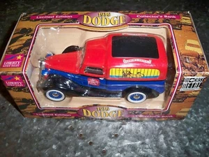 Liberty Classics 1936 Barnum's Animals Dodge Panel Van Bank Die-Cast NEW - Picture 1 of 3