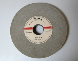 New Vitek Grinding Wheel 11A60 K6 V6 7" x 1" x 1-14" 60 Grit USA - Picture 1 of 3
