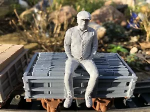 16mm sitting Brakeman#1 Kai Garden Railway People SM32 1:19 Figure Primed4Paint - Picture 1 of 7