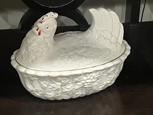 Vintage Large White Pottery Ceramic Chicken Hen on Nest Candy Dish With Lid (20C - Picture 1 of 7