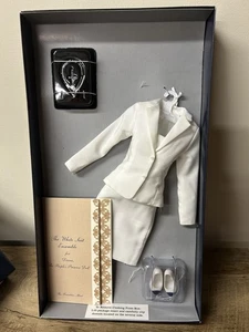 The Franklin Mint White Suit Ensemble for Princess Diana Doll - Bild 1 von 6