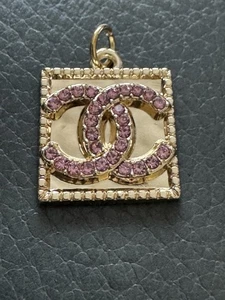 Chanel Zipper Pull Button Charm goldfarben mit rosa - Bild 1 von 3