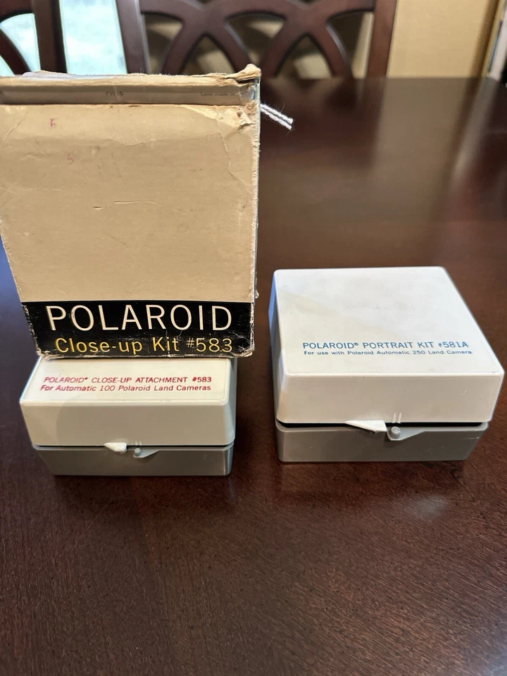 Kit de retrato Polaroid vintage #581A y accesorio de primer plano Polaroid #583 paquete Foto 1 de 4