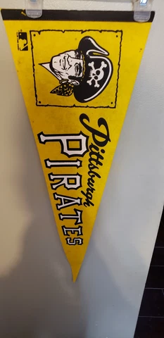 PITTSBURGH PIRATES 1960'S 70'S VINTAGE THROWBACK LOGO FELT PENNANT 1/23/22 Cover