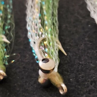 FISHING FLIES CLOUSER MINNOW HERRING # 8 CUSTOM TIED BASS SALTWATER CHARTREUSE - Image 1 of 3