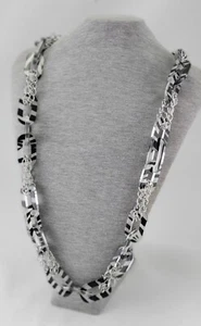 Collana maglia catena tono resina e argento stampa zebrata bianco e nero lunga 38" - Foto 1 di 4