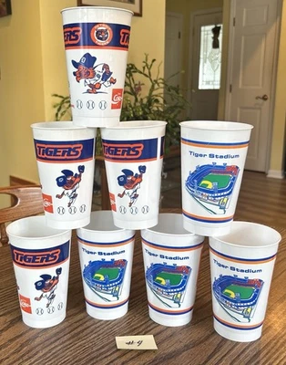 8 винтажных пластиковых чашек талисман/стадион Tiger's 1990-е Detroit Tigers б/у в отличном состоянии No4 - Изображение 1 из 4