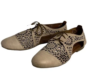 Spring Step Shoes Leather Laser Cut LaceUp Theone Beige Oxford Derby 39 US 8.5 - Picture 1 of 13