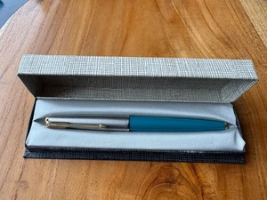 Parker 61 Vista Blue Capillary GT Fountain Pen - England Broad Nib - Picture 1 of 14