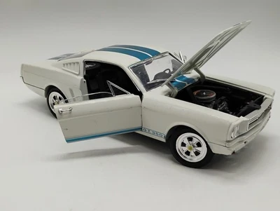 Universal Hobbies 1:18 Scale 1966 Ford Mustang Shelby GT-350 FOR PARTS OR REPAIR - Image 1 of 4