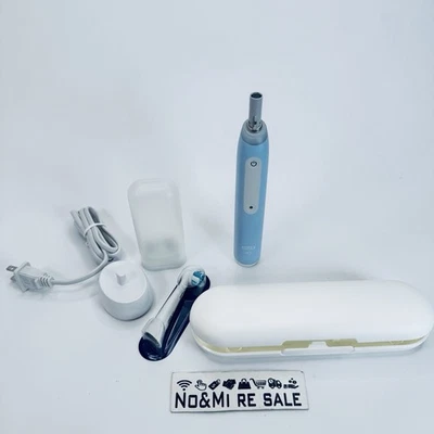 Cepillo de dientes eléctrico recargable Oral-B iO Series 3 Limited, azul Foto 1 de 4