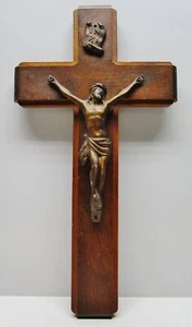Vintage - Old Wooden Crucifix with Metal Alloy Jesus - 14 Inches Tall - Picture 1 of 4