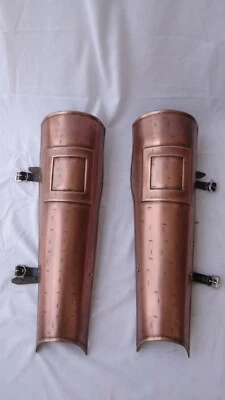 Antiguo Medieval Acabado Cobre Greaves Pierna Armadura Guardia Halloween Artículo Réplica Foto 1 de 4
