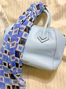 REBECCA MINKOFF HANDTASCHE STRUKTURLEDER HELLPUDERBLAU MICRO PERRY - Bild 1 von 10