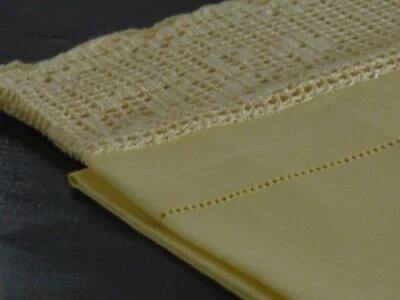 Asciugamano antico in lino primi del '900 mai utilizzato bordo in pizzo a filet  - Immagine 1 di 4