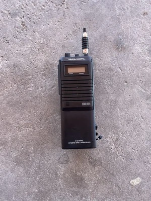 Realistic TRC-221 Walkie Talkie CB Transceiver 40 Channel POWER Walkie Talkie - Image 1 of 4