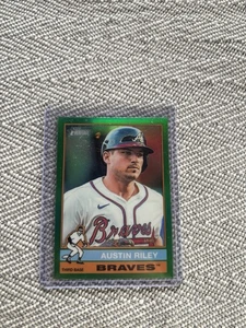 Austin Riley Topps Heritage 2025 MLB /99 Green Refractor Atlanta Braves - Bild 1 von 2
