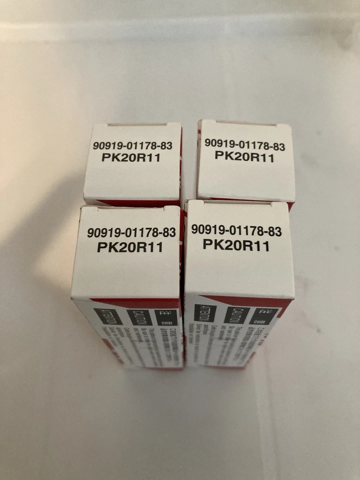 JUEGO BUJÍAS OEM TOYOTA CELICA 2.2L (1994-1999) (Cantidad 4) PK20R11 90919-01178-83 Foto 1 de 1