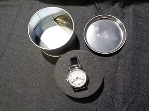 Europa Uhr Silber mit schwarzem Echtlederband Herrenuhr Neu - Bild 1 von 3